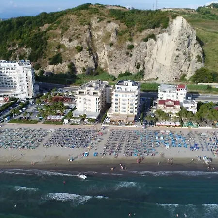 Kamomil Hotel 3*
