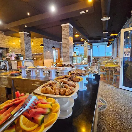 Kamomil Hotel