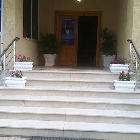 Kamomil Hotel 3*