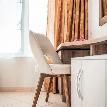 Kamomil Hotel 3*