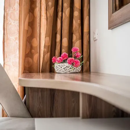Kamomil Hotel 3*