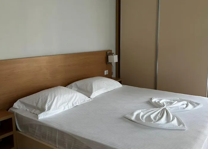 Kamomil Hotel