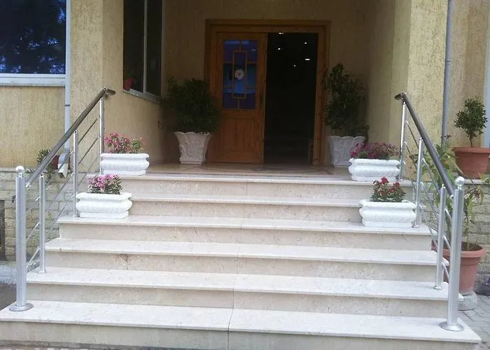 Kamomil Hotel 3*