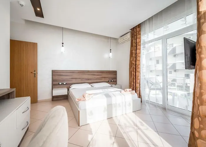 Kamomil Hotel 3*